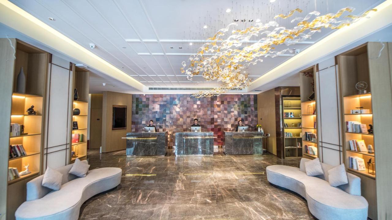 Atour Hotel Kunming Cuihu Exterior photo